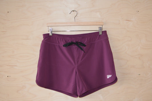 FOLLOW PHARAOH LADIES RIDE SHORTS - MAROON